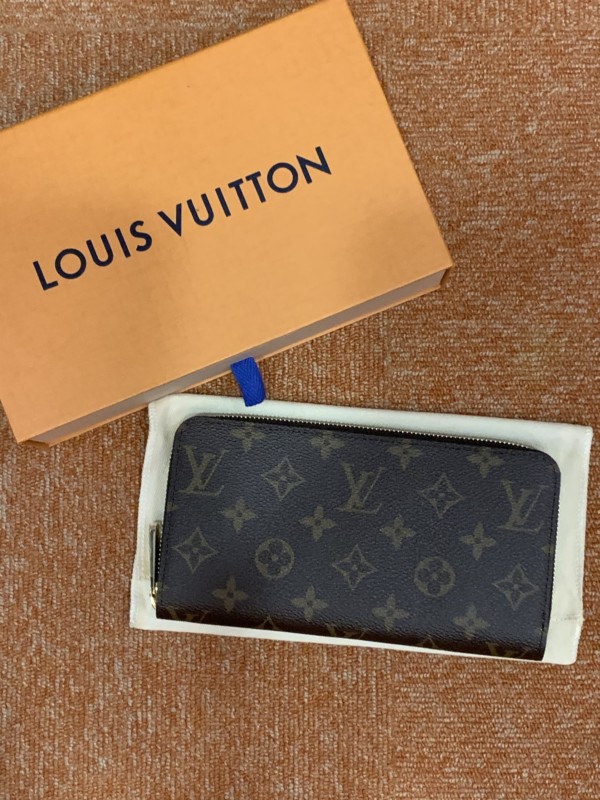 ブランド品　ルイヴィトンの財布