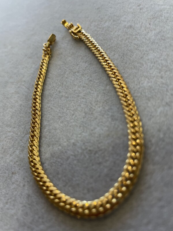 18 carat gold curved chain na kuwintas