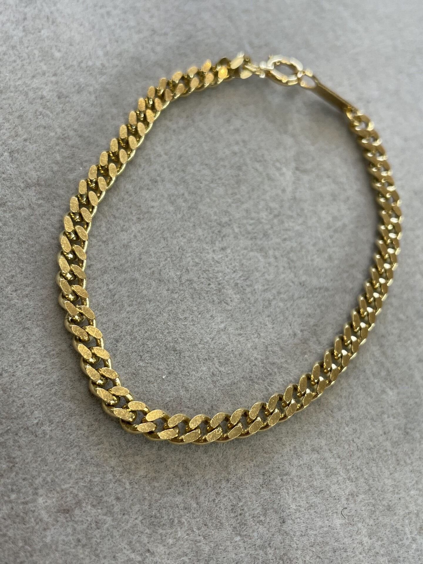 18 karat gold na Kihei bracelet