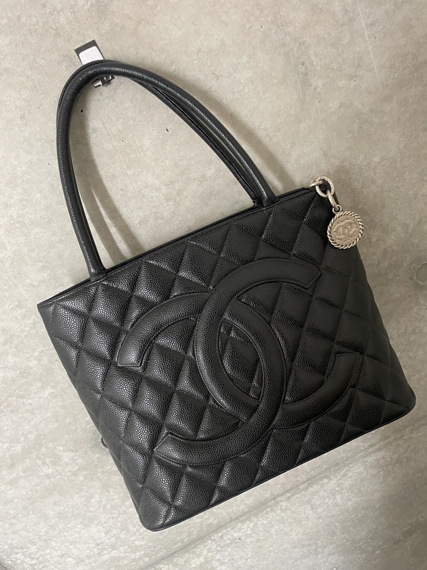 シャネル「復刻トート A1804」