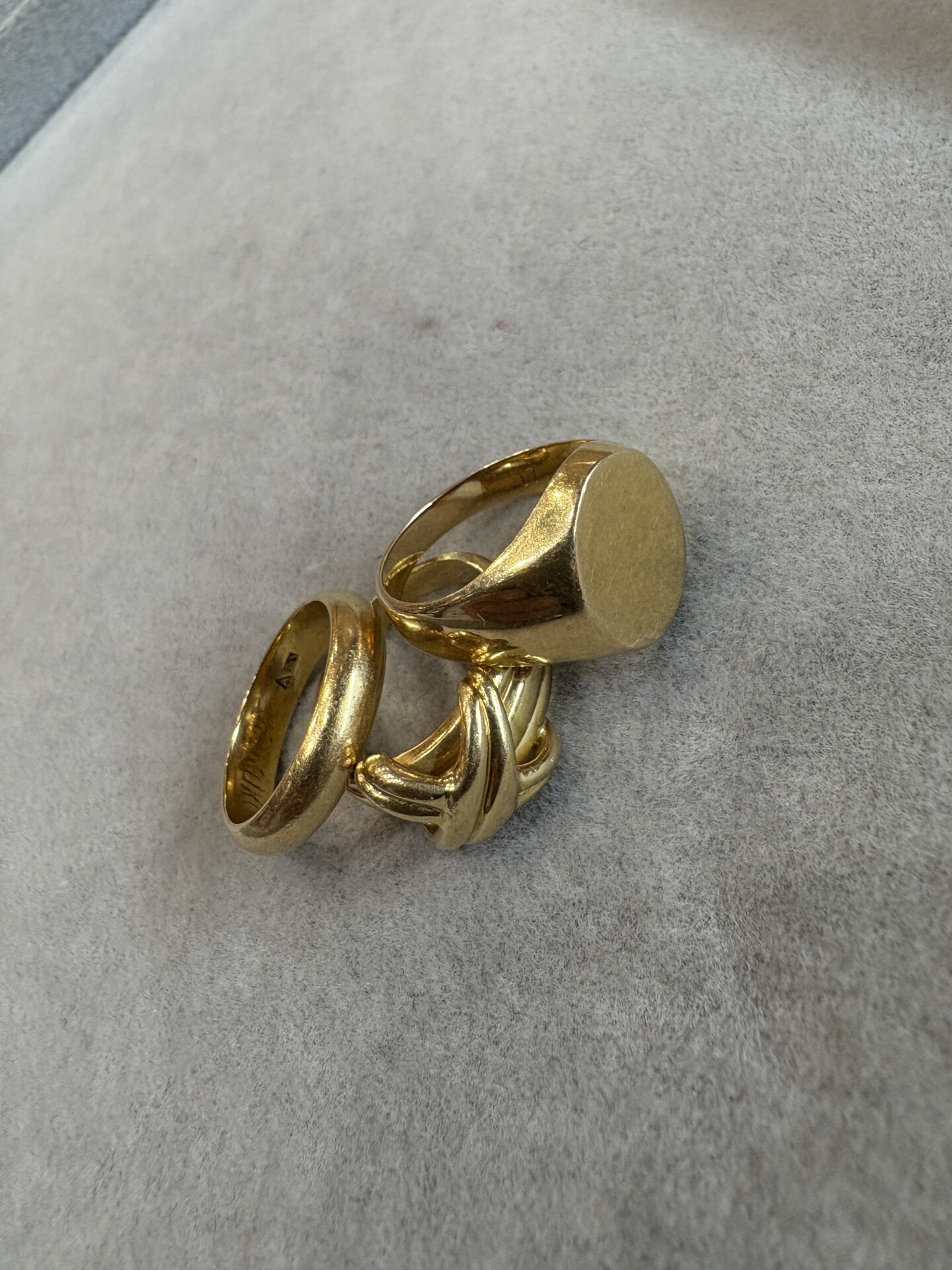 18金のファッションリング