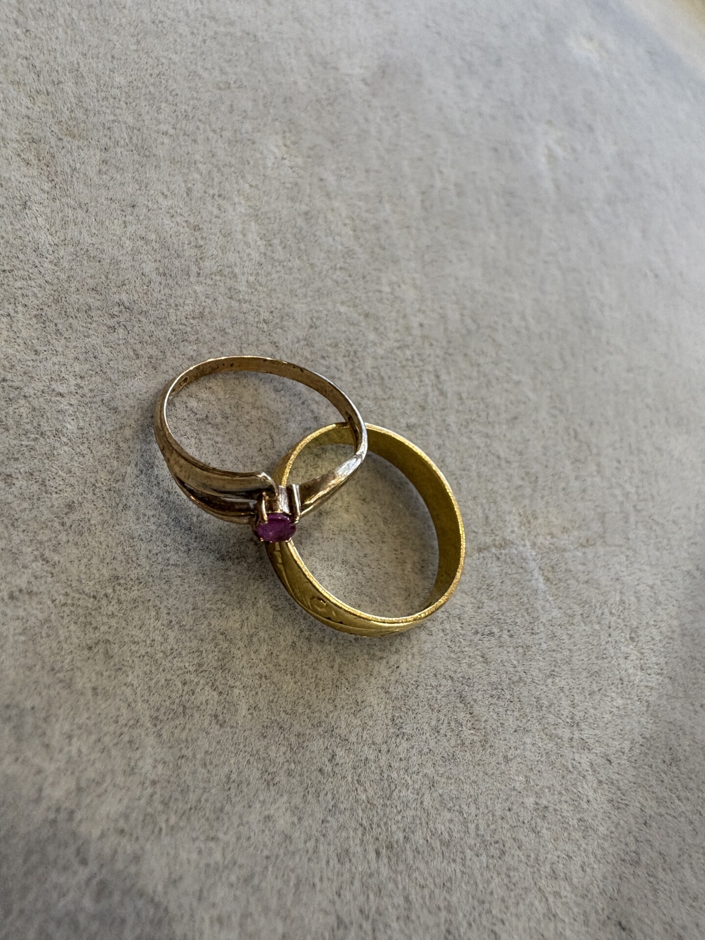 刻印の無い金色の甲丸の指輪 古い金の指輪など