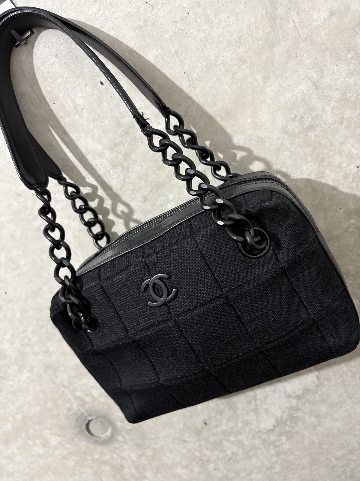 シャネル　A17376 チェーンミニバッグ