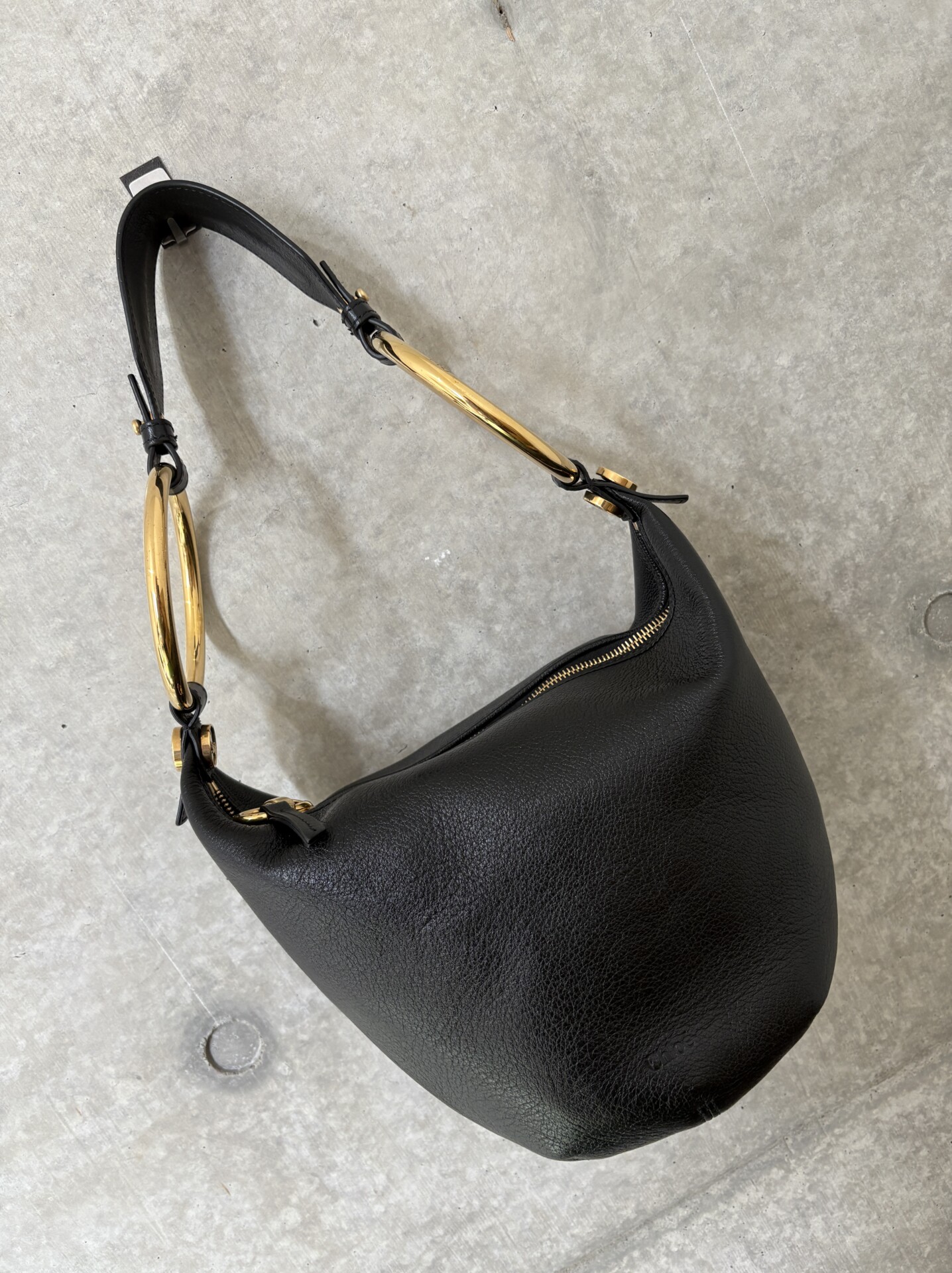 クロエの「Blacelet(ブレスレット)スモールショルダーバッグ CHC25SS618O37001