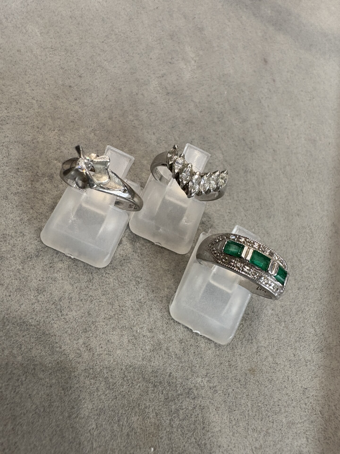 使わずに長年放置していたプラチナのジュエリー