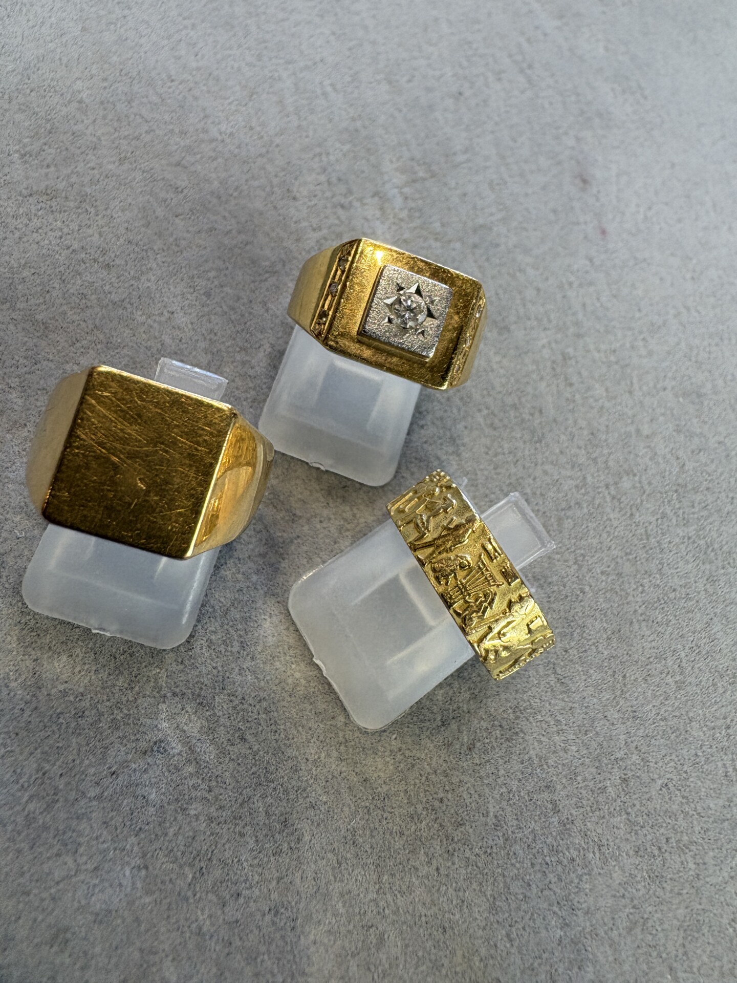 18金の様々な指輪