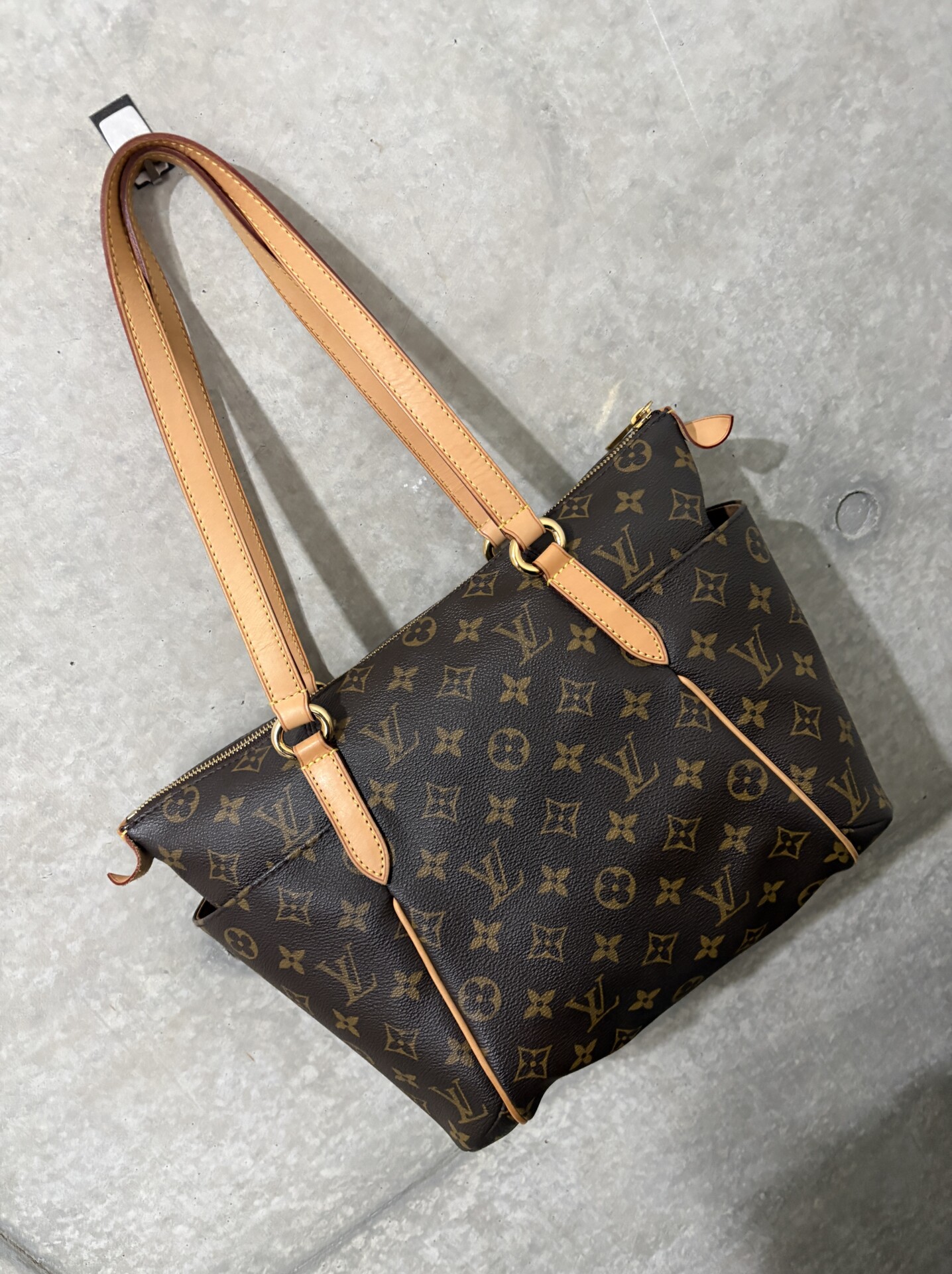 ルイヴィトン モノグラム「トータリーPM」M56688