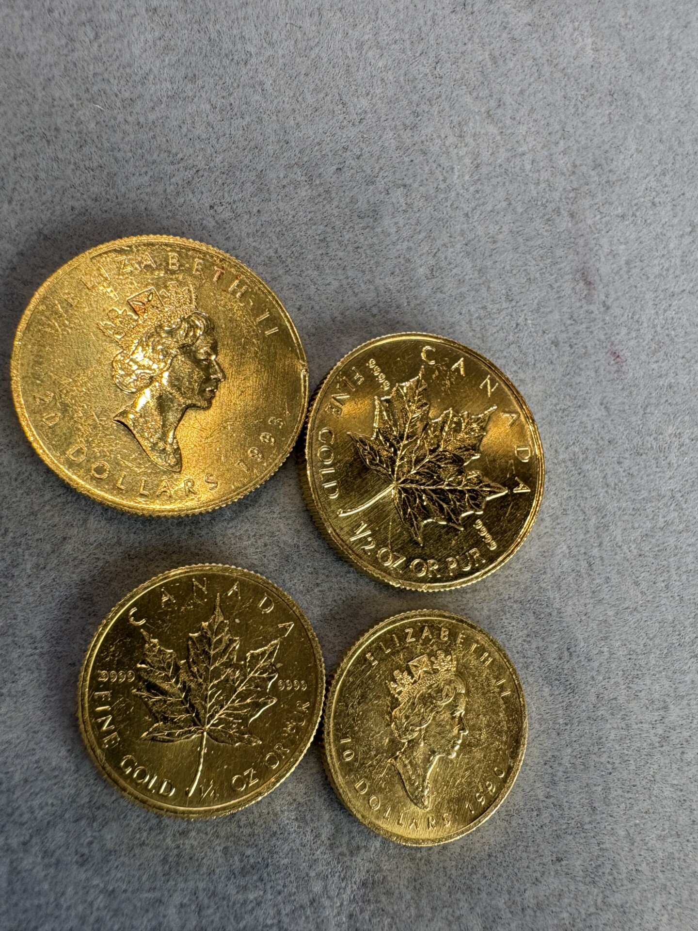 純金のメープルコイン