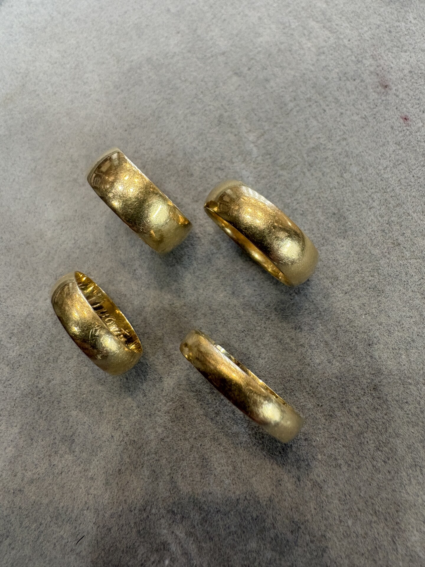 重量感のある18金の甲丸ﾘﾝｸﾞ