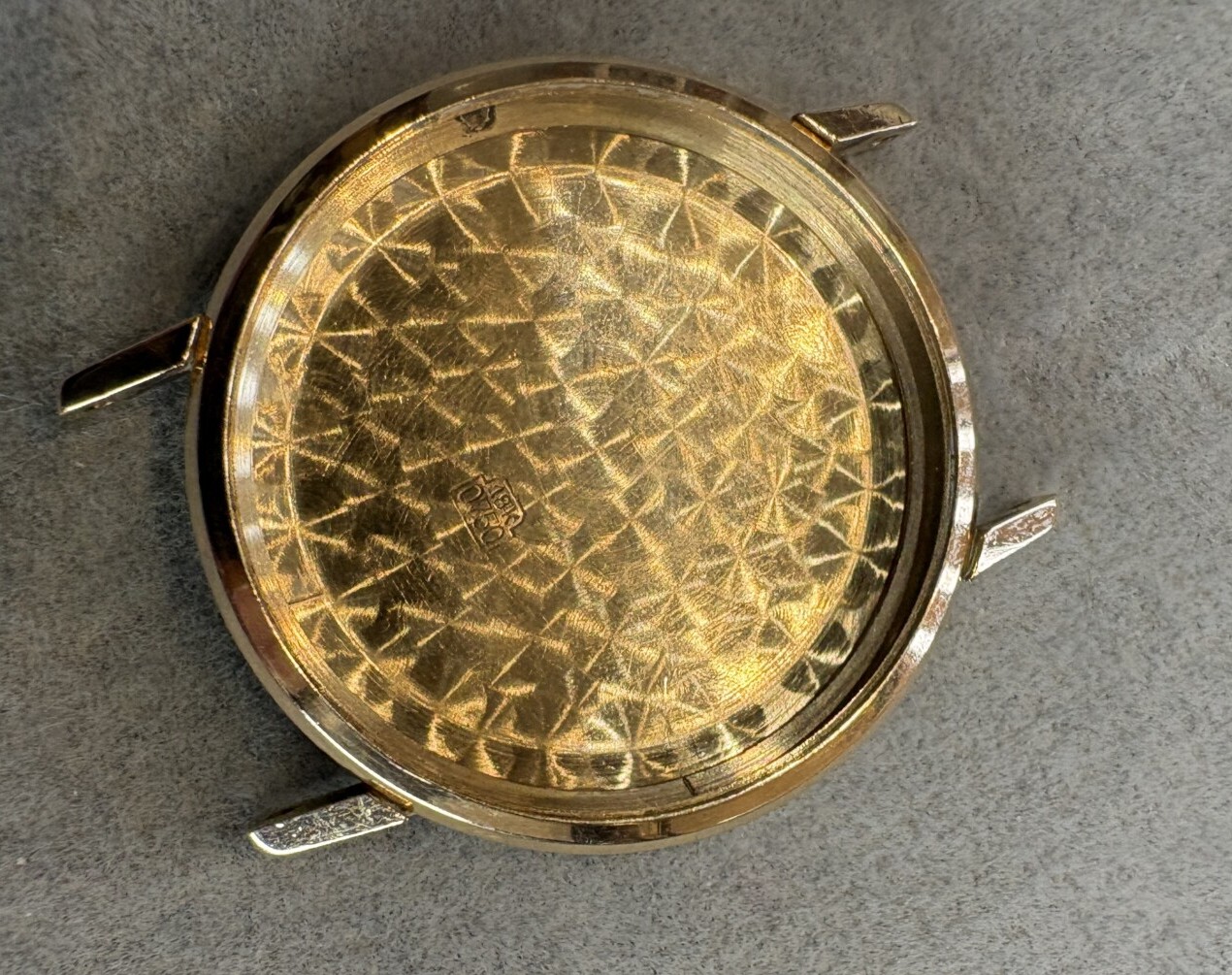 18K/750刻印の時計ｹｰｽ