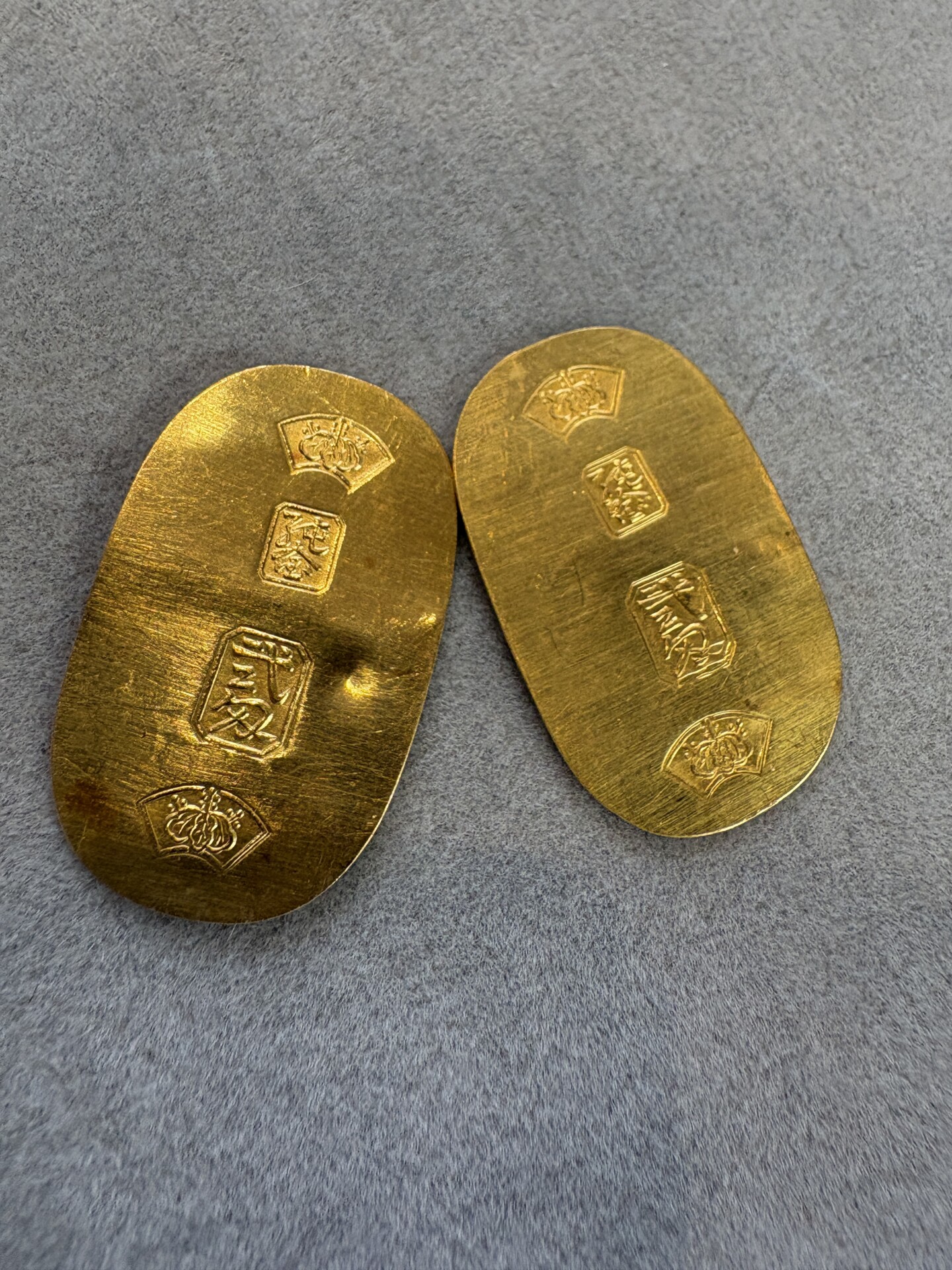 徳力製造のレプリカ純金小判